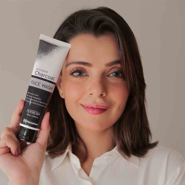 Neophar Charcoal Facewash