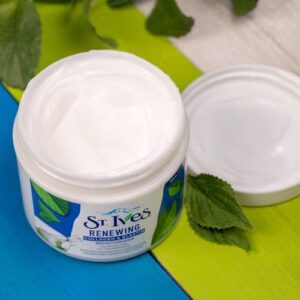 St. Ives Collagen & Elastin Moisturizer 283g